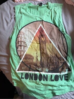 Forever 21 Green muscle tee